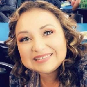 Meet your Posher, Maura